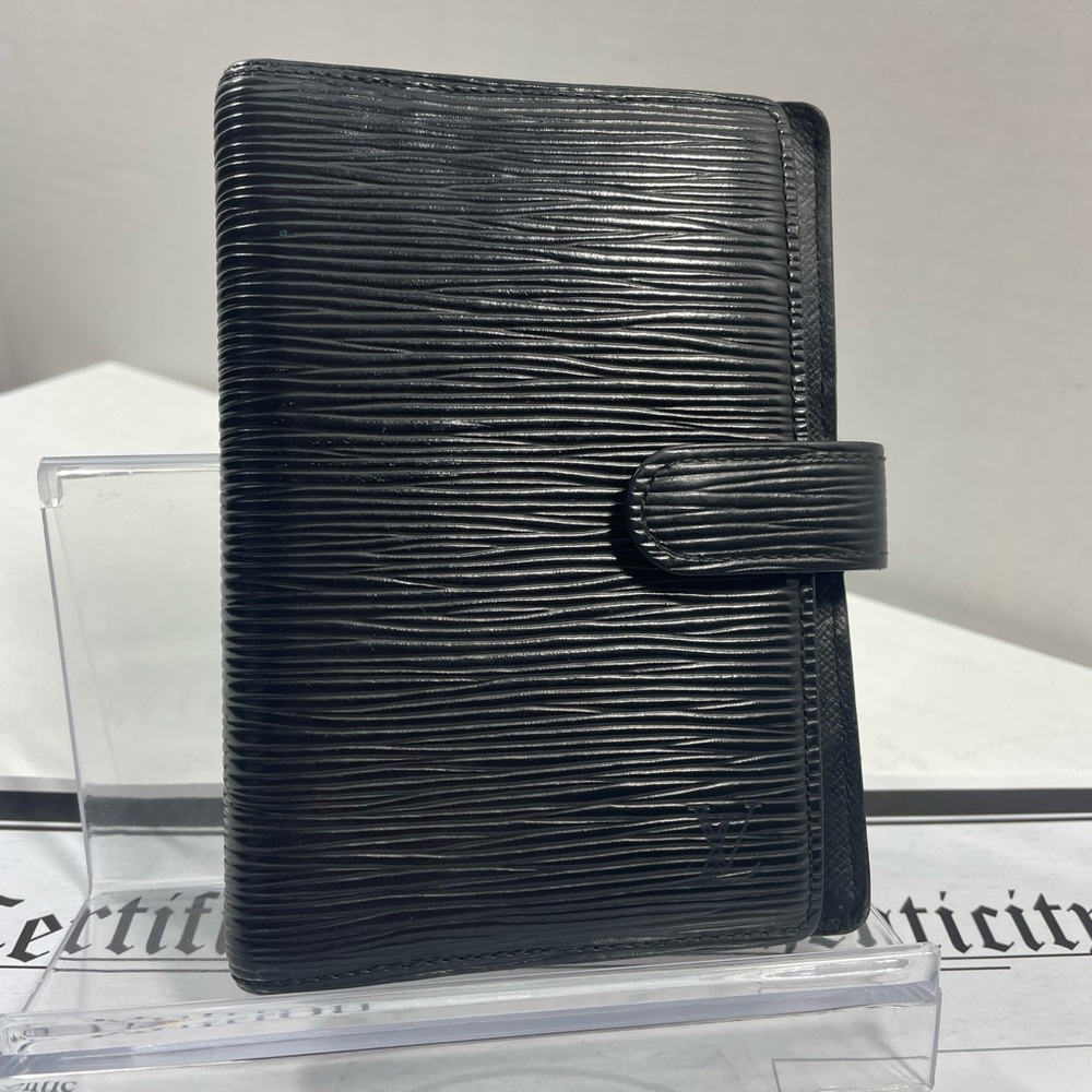 Authentic LOUIS VUITTON black leather EPI agenda wallet PM w/ certificate